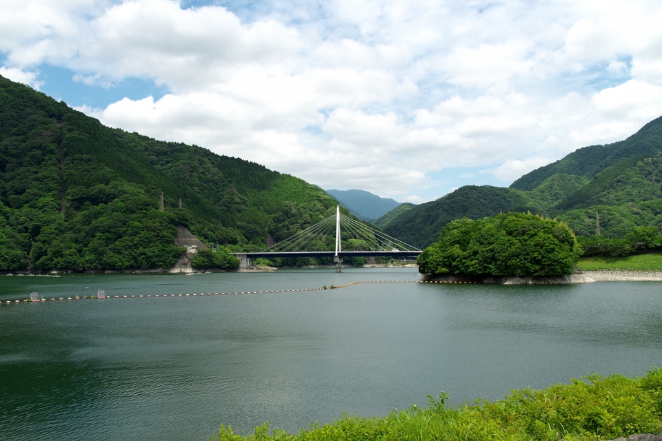 都内から90分で自然環境バツグン！神奈川県山北町が住みやすい理由とは？移住支援制度も解説
