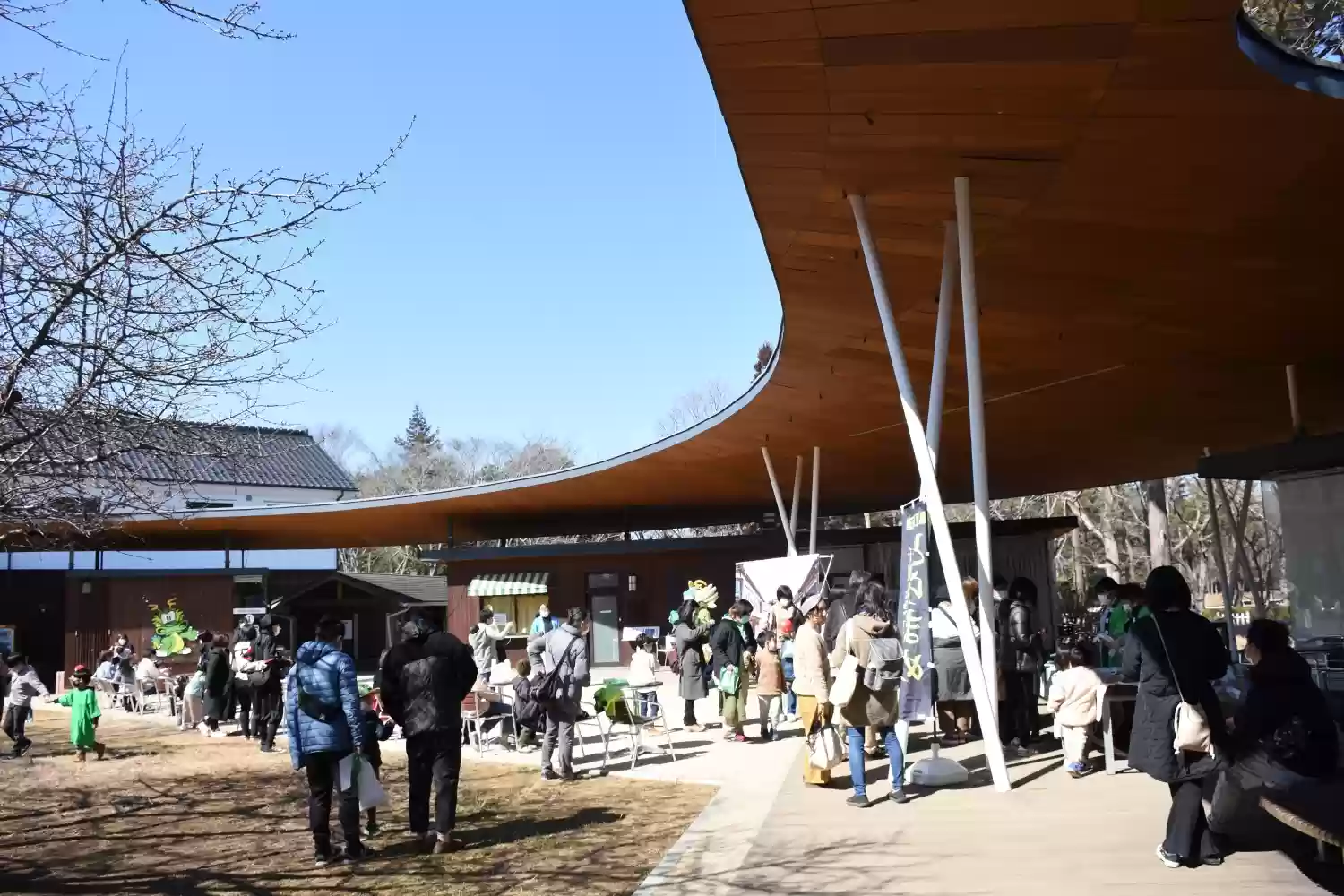 栄町観光拠点「ドラムの里」
地元の新鮮な農産物の販売や、キッチンカーも多数並ぶイベントが開催されます。