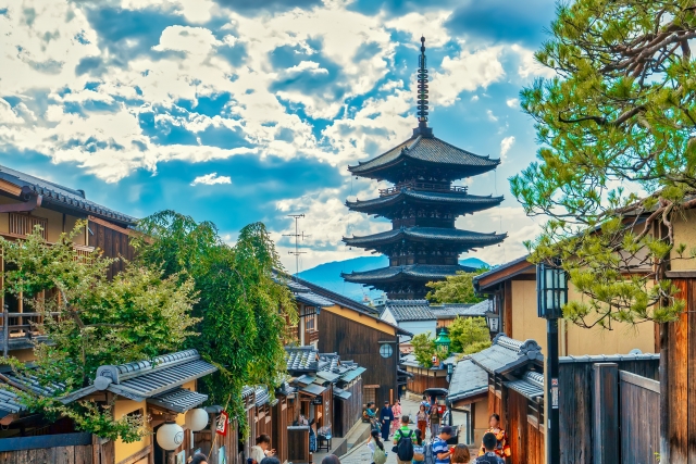 五重塔と京都の町並み