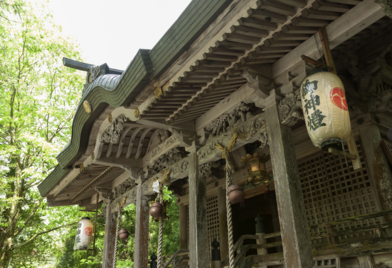 創建は1071年 知井八幡神社