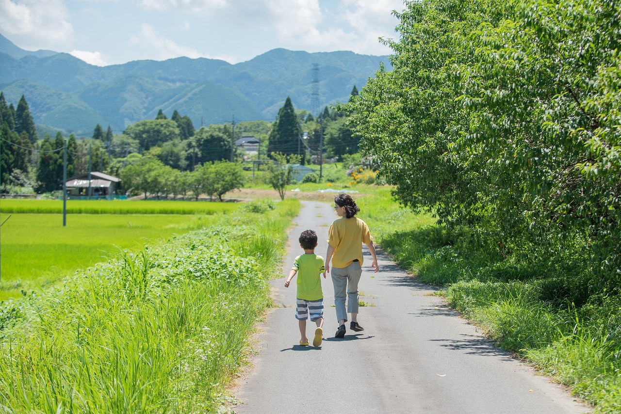 郊外には自然あふれる風景が広がっており、
中心部からの距離が近いことも、津山市の魅力の一つです。