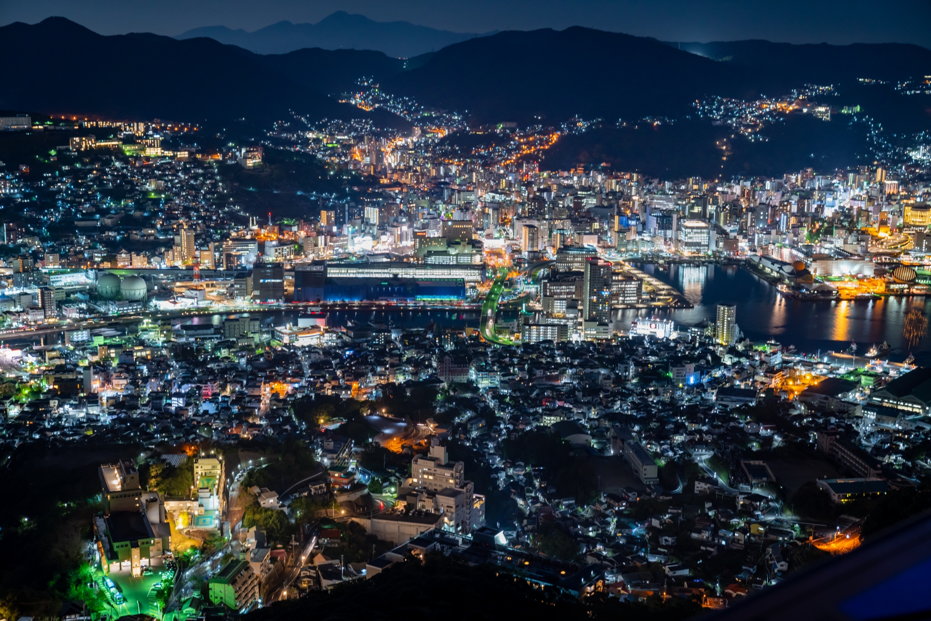 世界新三大夜景にも選ばれた長崎県長崎市の稲佐山からの夜景