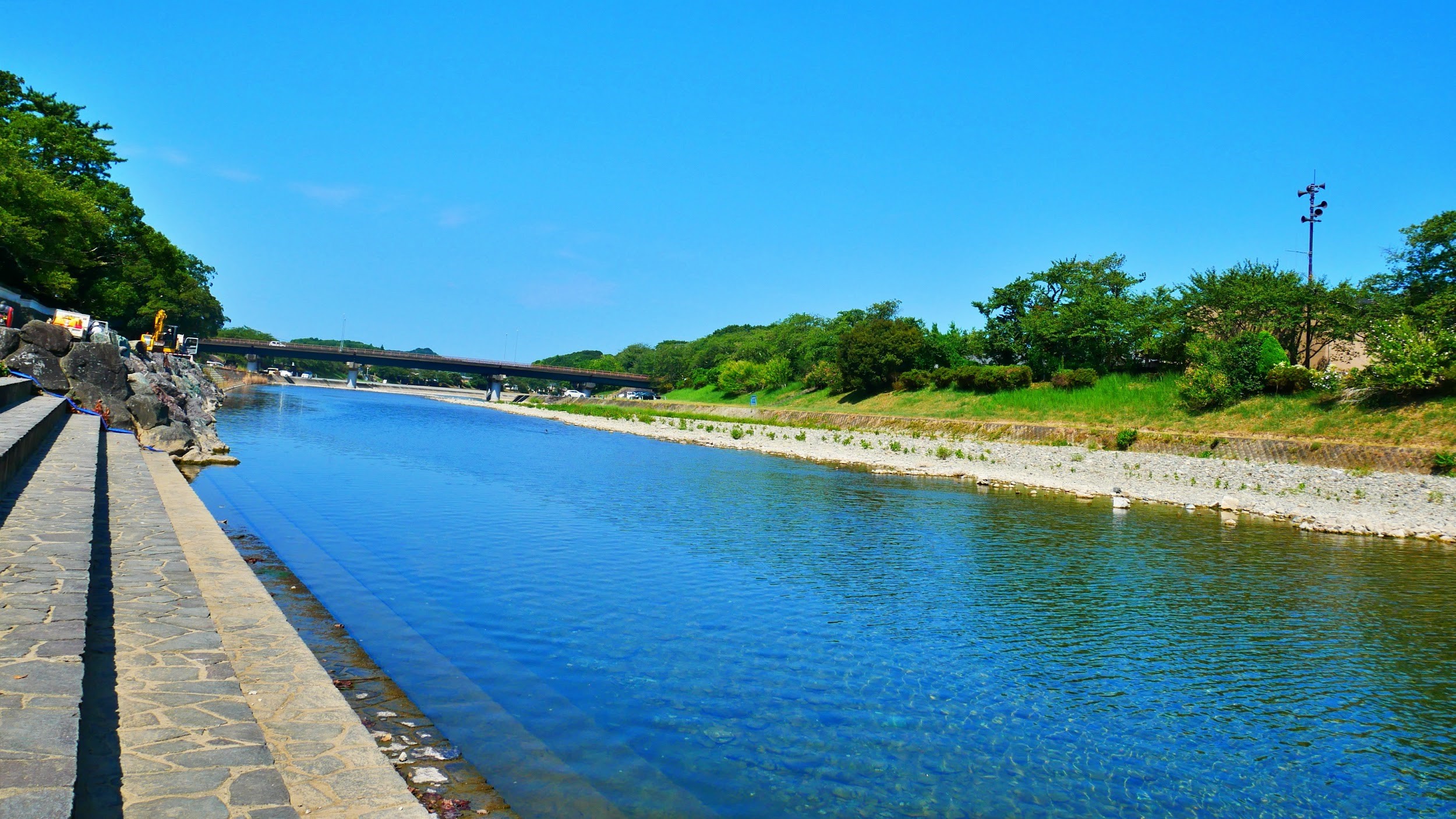 五十鈴川の水辺