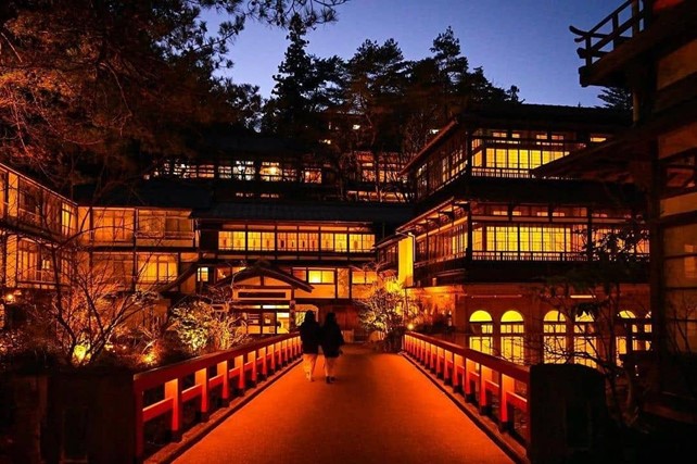 四万温泉 積善館
