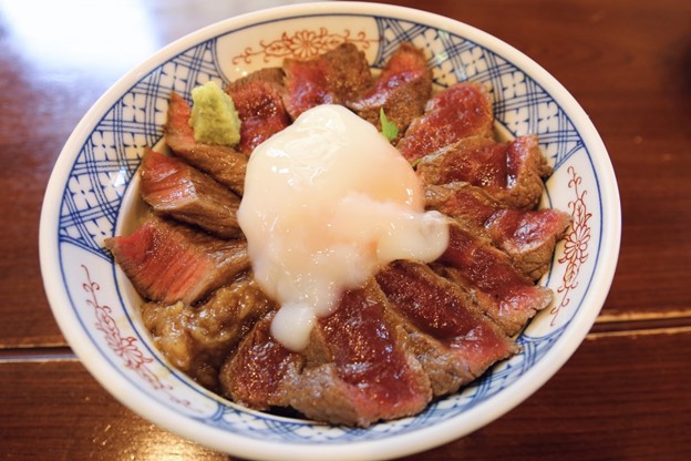 いまきん食堂のあか牛丼